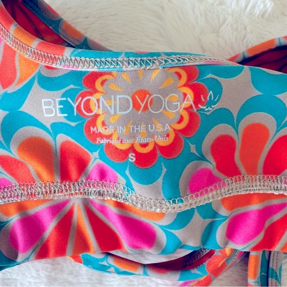 Beyond Yoga Colorful Floral Sports Bra,S - Picture 6 of 7